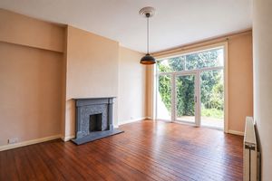 Living Room- click for photo gallery